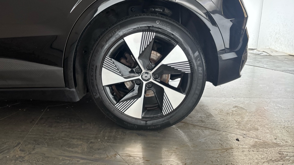 RENAULT MEGANE E-TECH Image 18