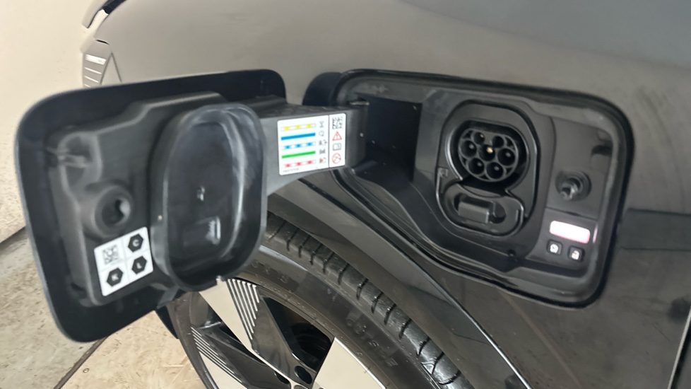 RENAULT MEGANE E-TECH Image 21
