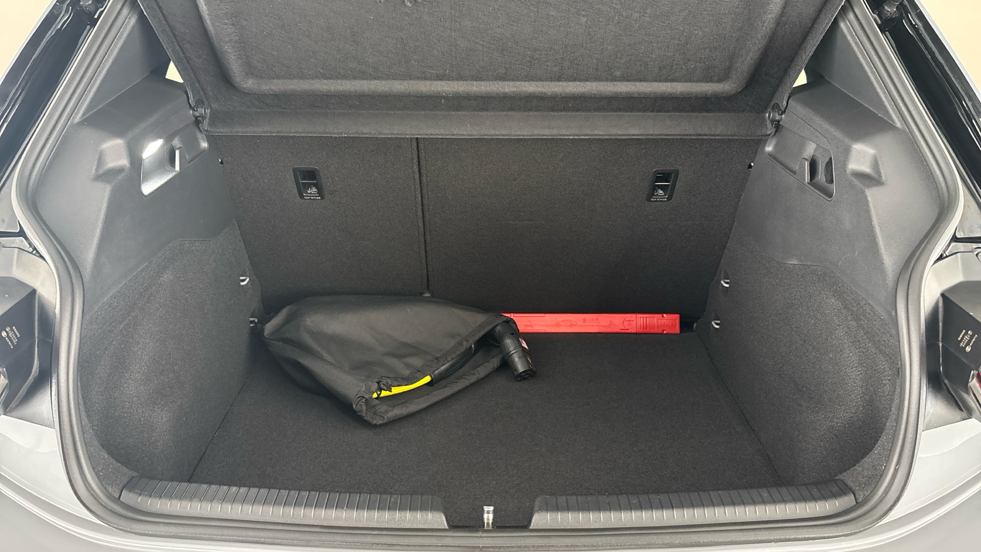 4020621 150kW Life Pro Perform 58kWh 5dr Auto [120kW Ch]