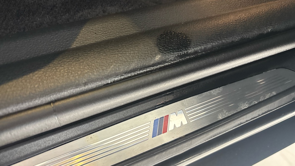 BMW X1 scratches