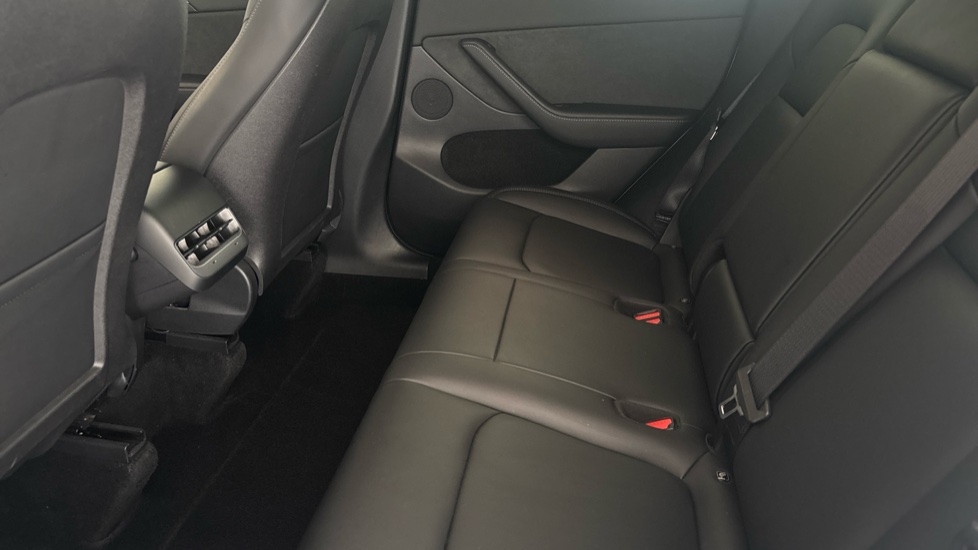 TESLA MODEL Y Image 14