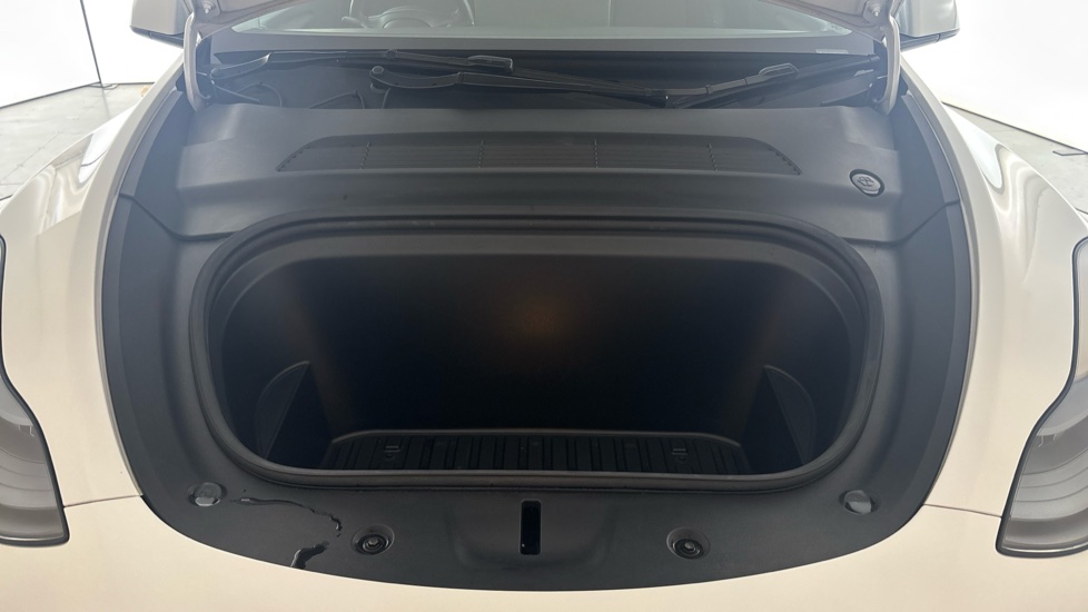 TESLA MODEL Y Image 16