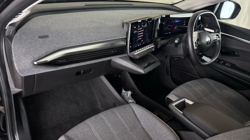RENAULT MEGANE E-TECH Image 10