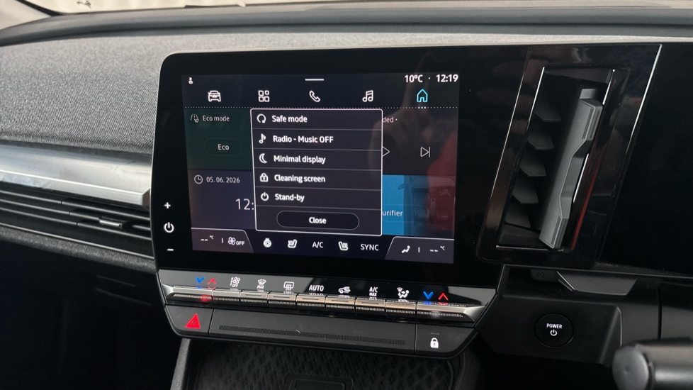RENAULT MEGANE E-TECH Image 12