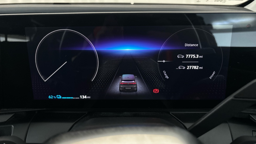 RENAULT MEGANE E-TECH Image 13