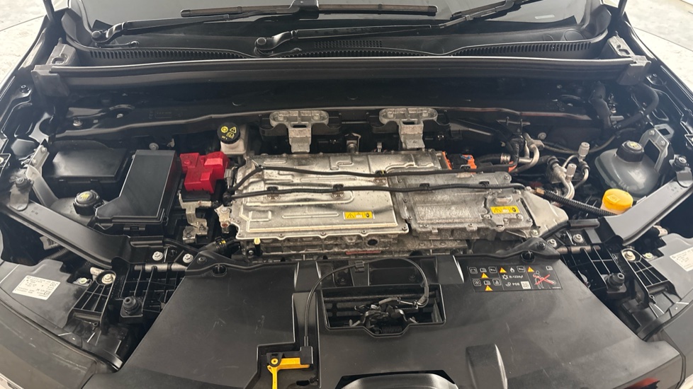 RENAULT MEGANE E-TECH Image 16