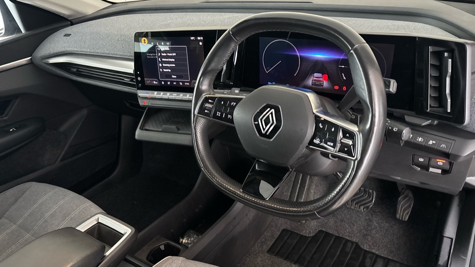 RENAULT MEGANE E-TECH Image 9