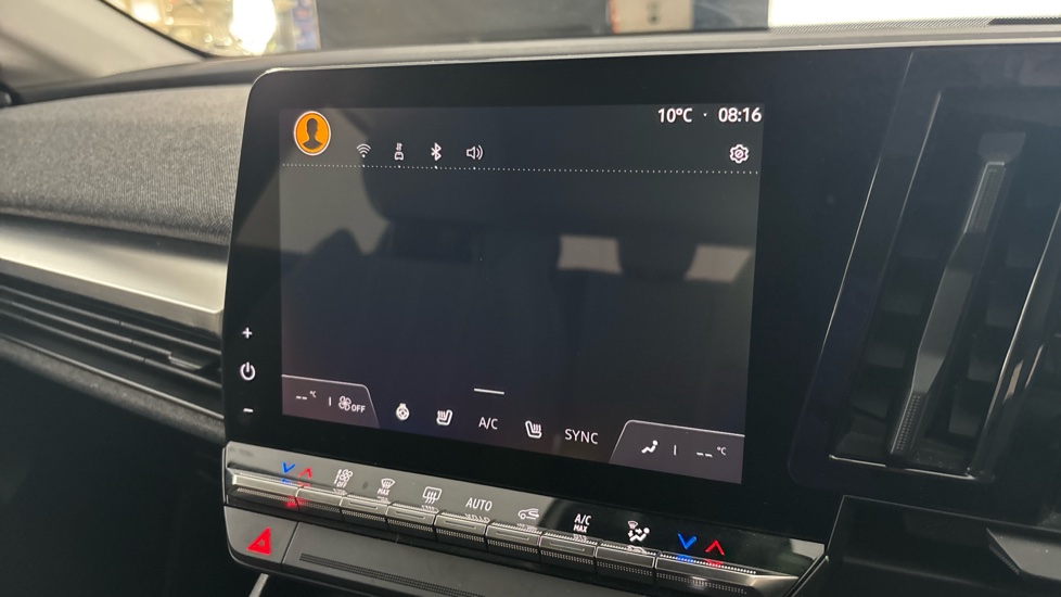 RENAULT MEGANE E-TECH Image 12