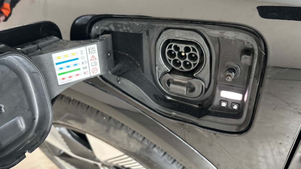 RENAULT MEGANE E-TECH Image 21