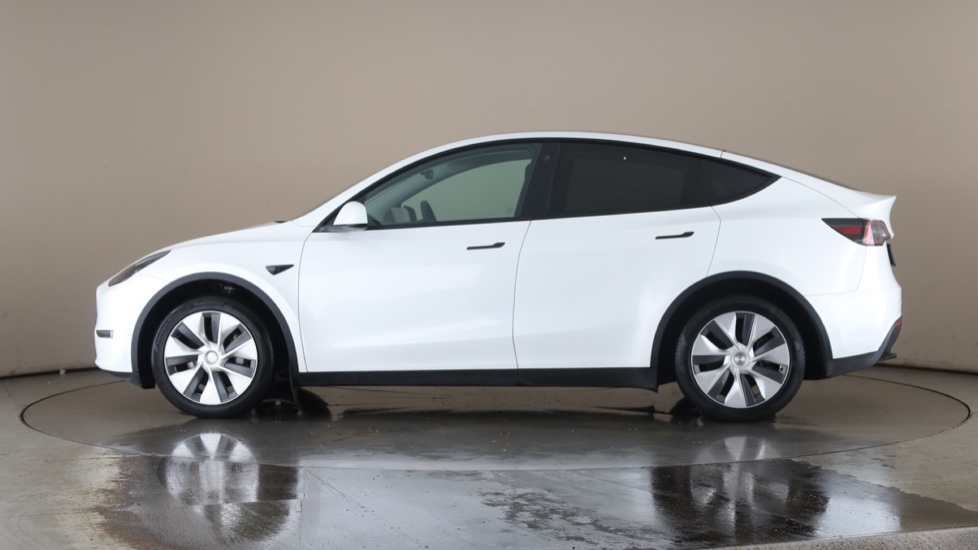 TESLA MODEL Y Image 2