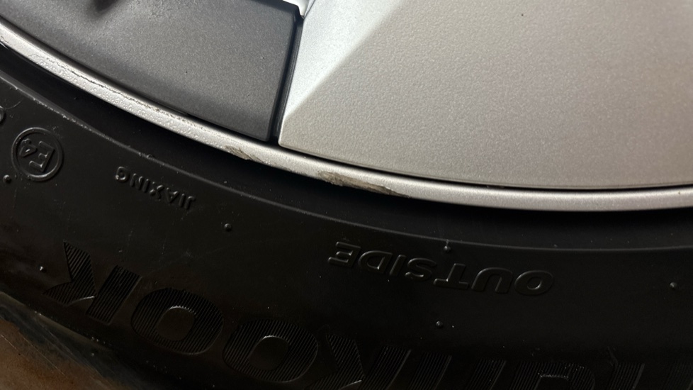 TESLA MODEL Y Scuff
