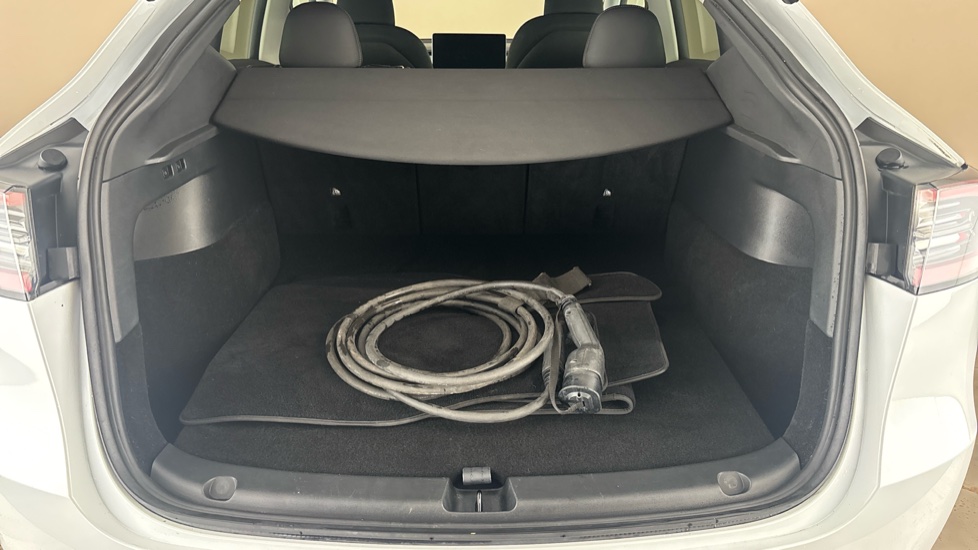 TESLA MODEL Y Image 15