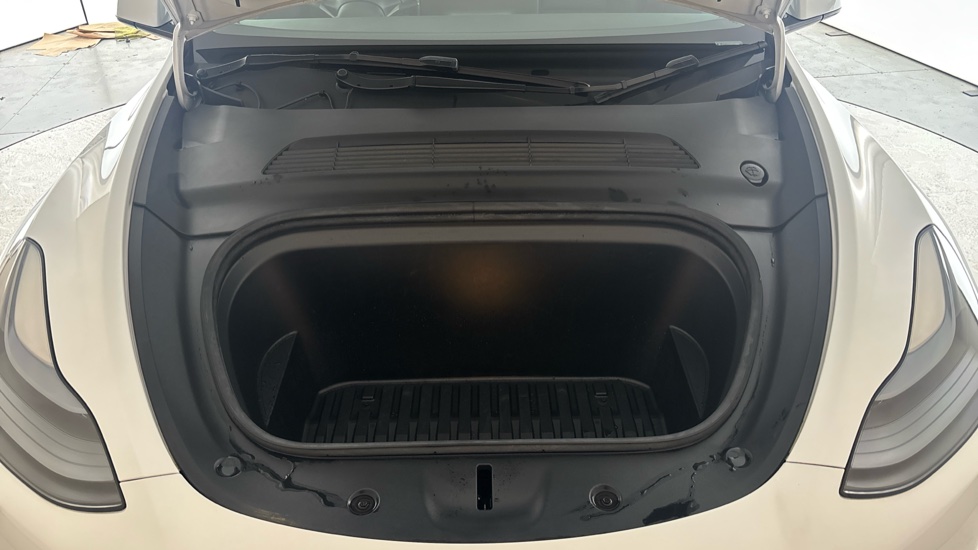 TESLA MODEL Y Image 16