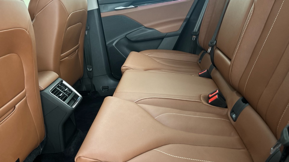 SKODA ENYAQ Image 14