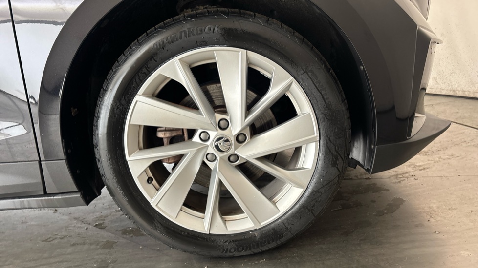 SKODA ENYAQ Image 20