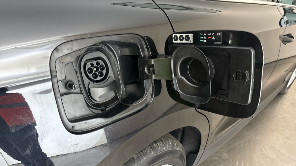 SKODA ENYAQ Image 21