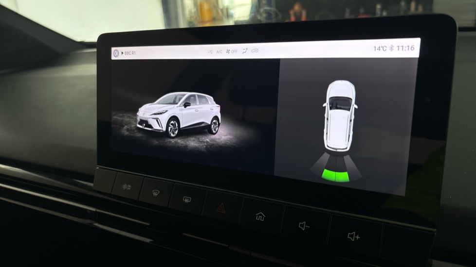 MG MG4 parking sensors