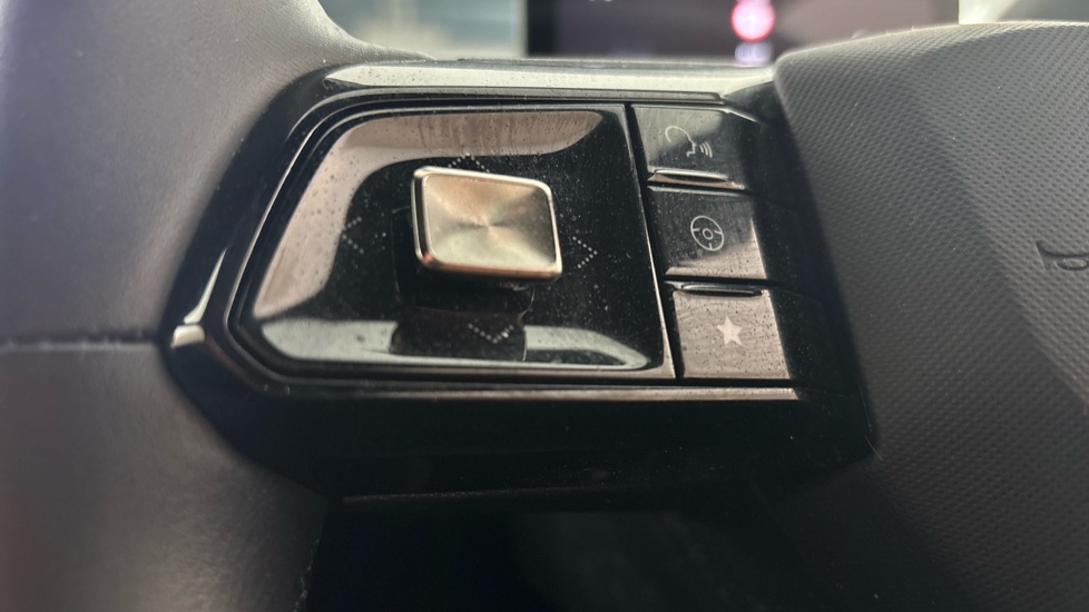 MG MG4 cruise control