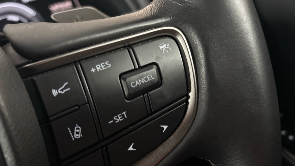 LEXUS UX cruise control