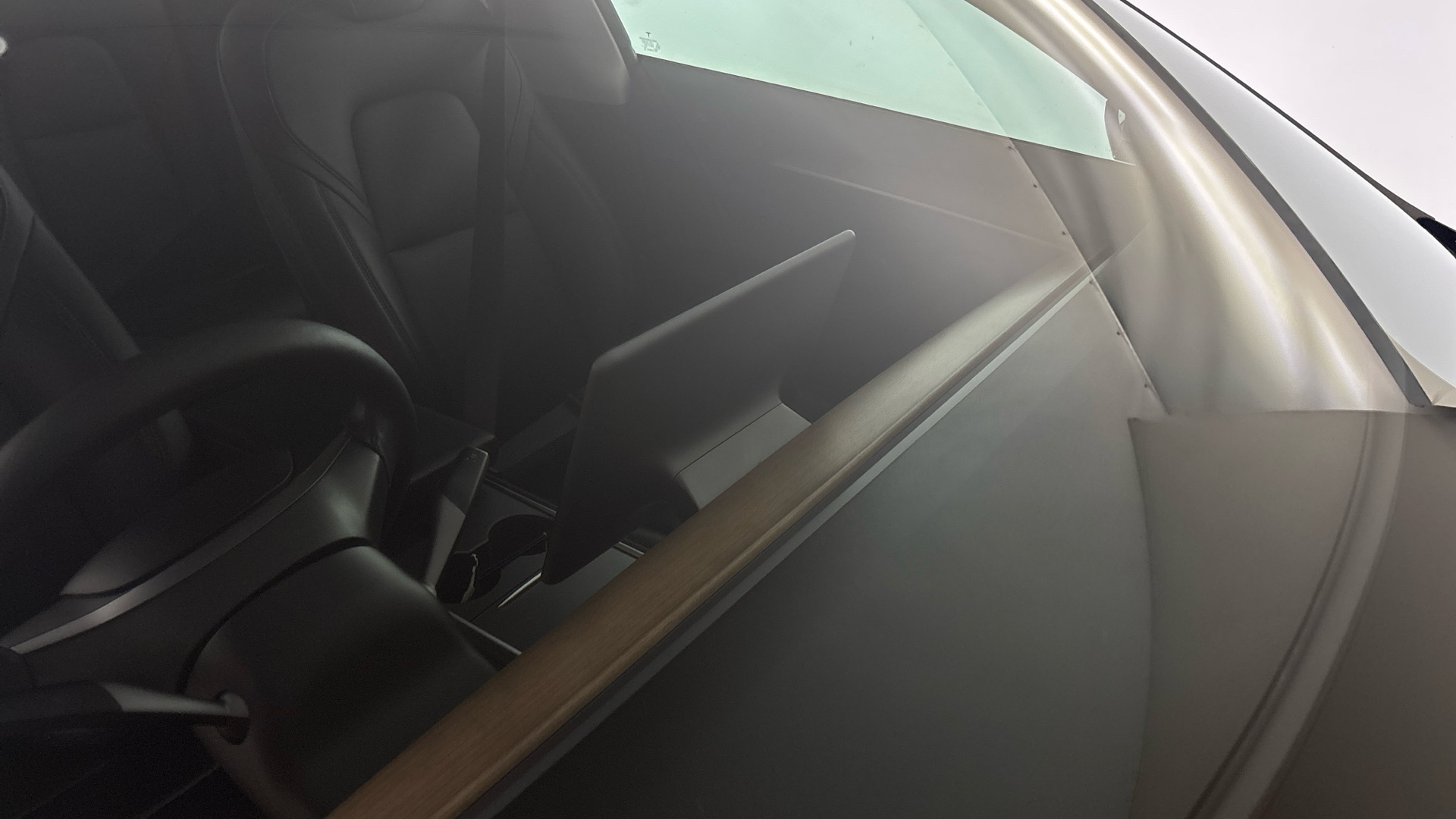 4027489 RWD 4dr Auto