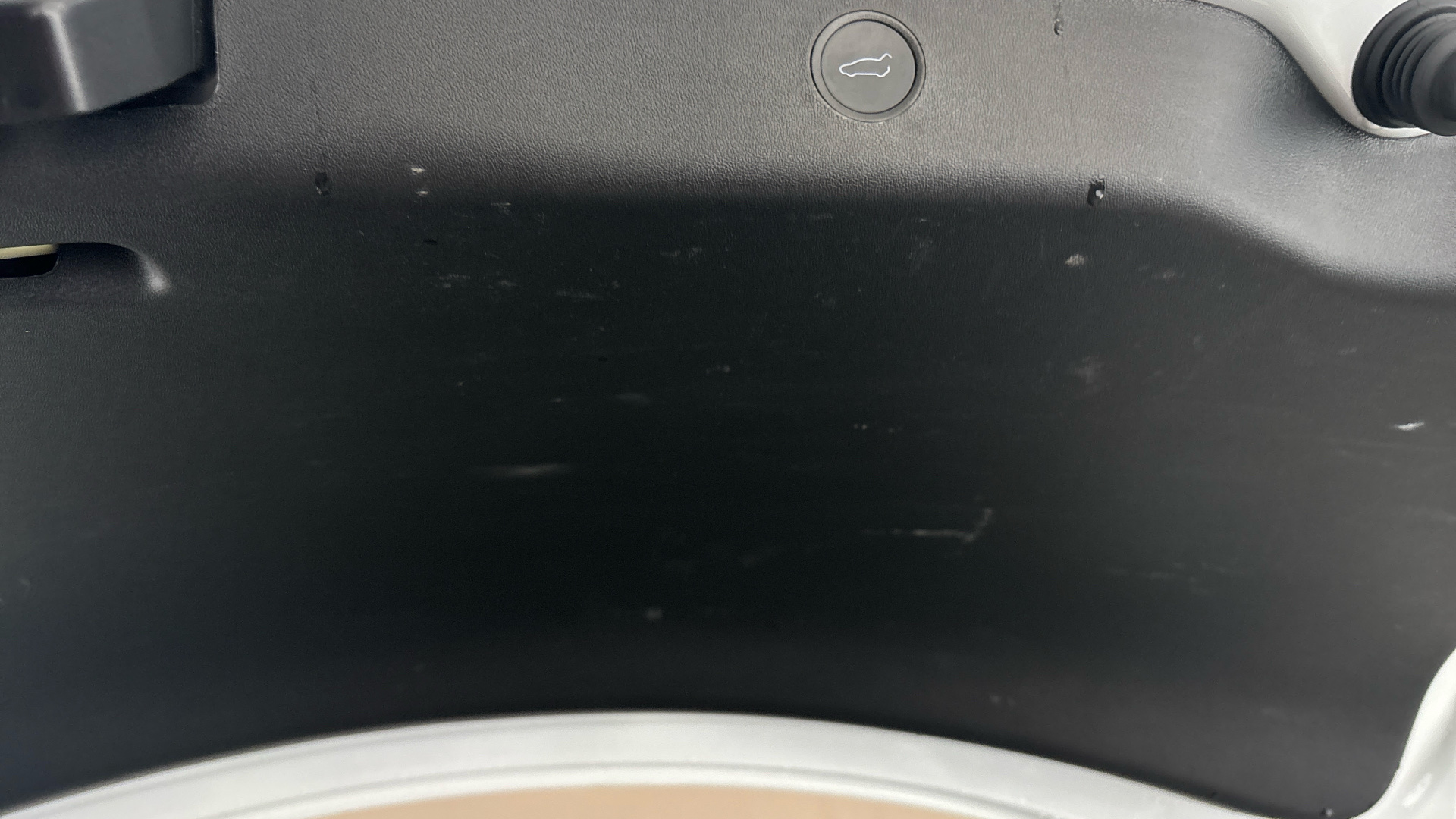 4027489 RWD 4dr Auto