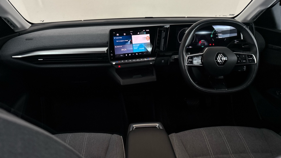 RENAULT MEGANE E-TECH Image 11