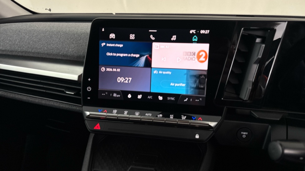 RENAULT MEGANE E-TECH Image 12