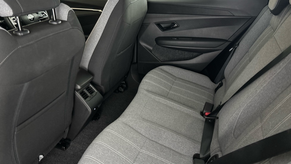 RENAULT MEGANE E-TECH Image 14