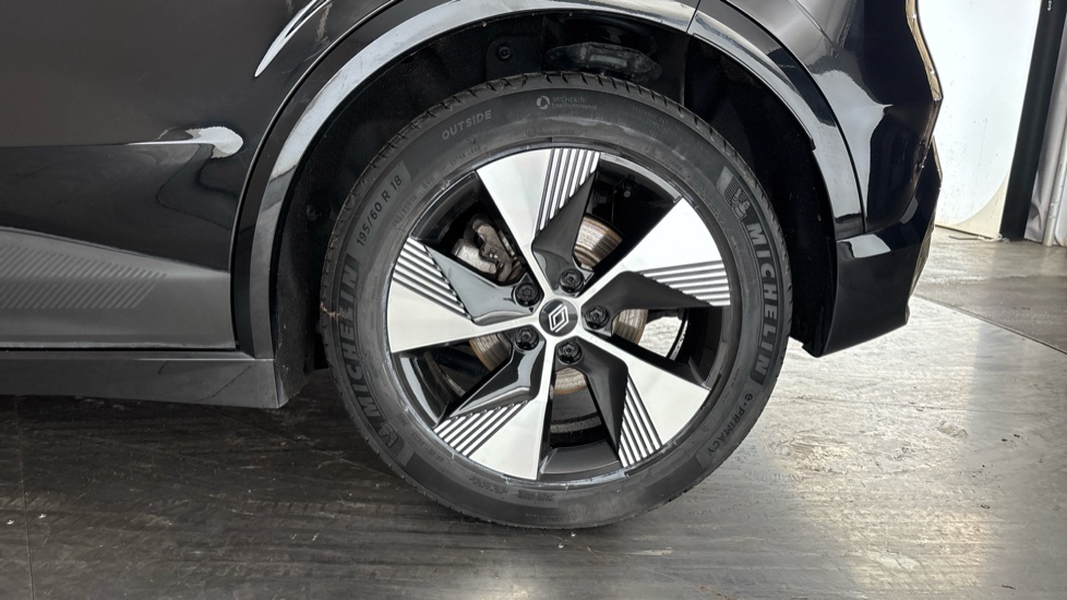 RENAULT MEGANE E-TECH Image 18