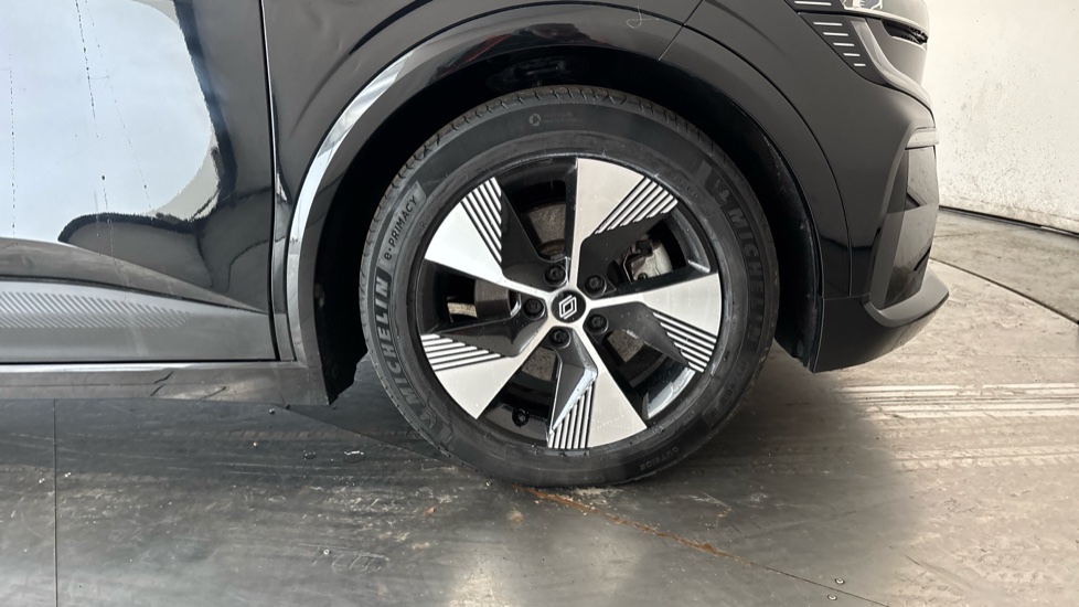 RENAULT MEGANE E-TECH Image 20