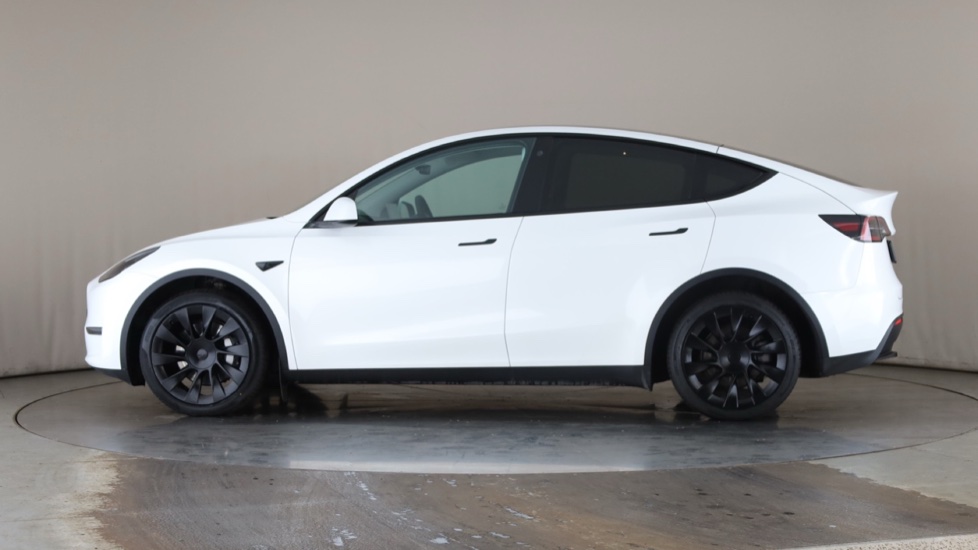 TESLA MODEL Y Image 2