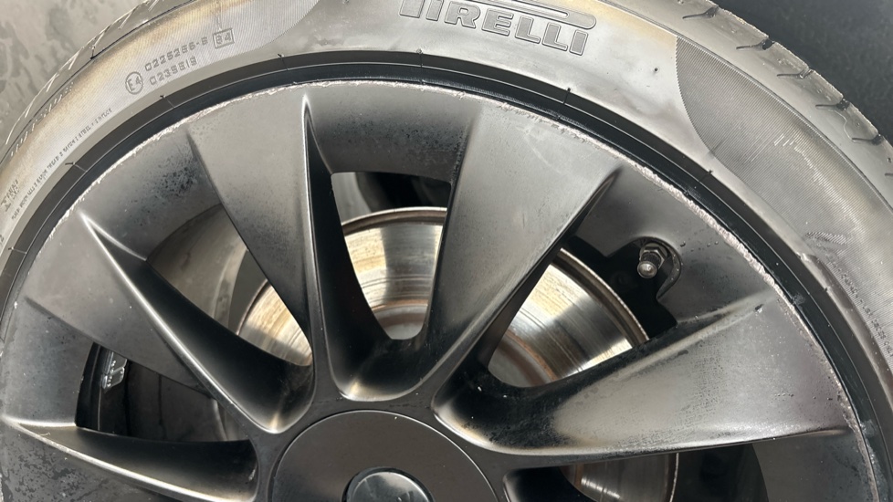 TESLA MODEL Y Scuff
