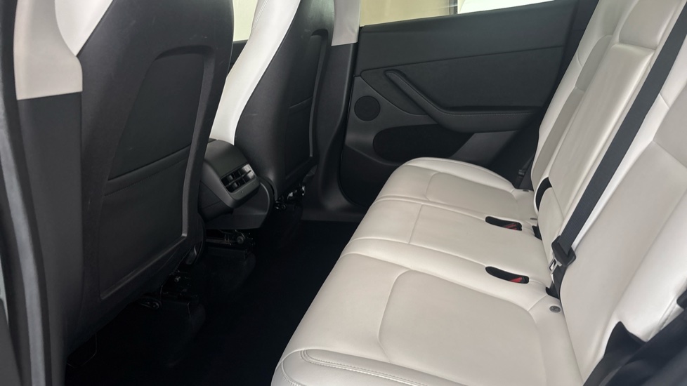 TESLA MODEL Y Image 14