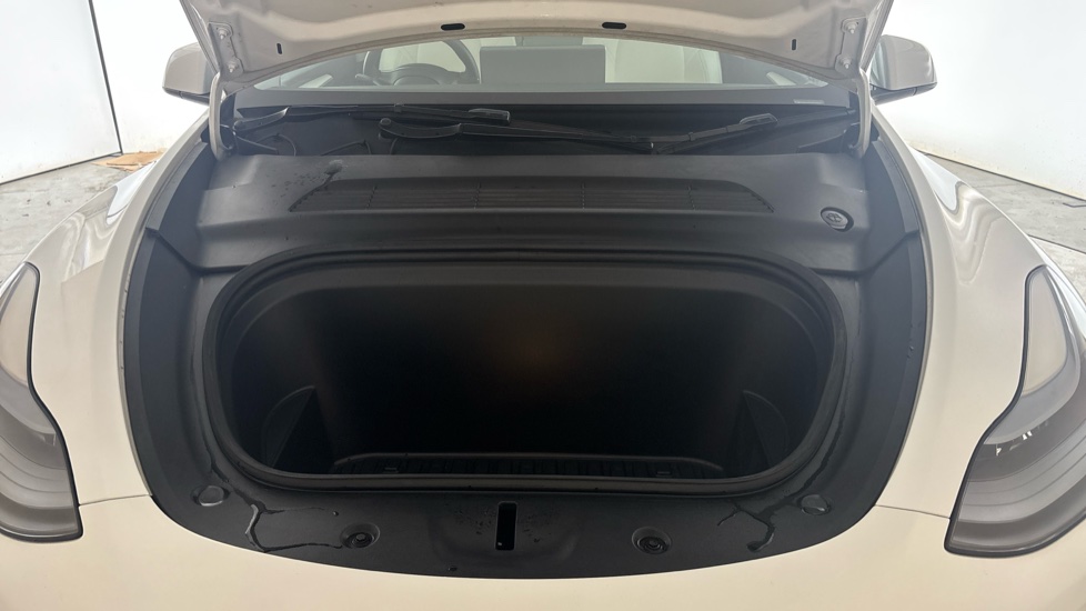 TESLA MODEL Y Image 16