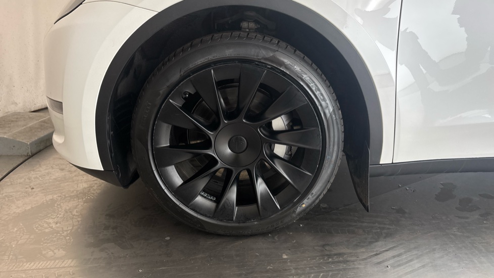 TESLA MODEL Y Image 17