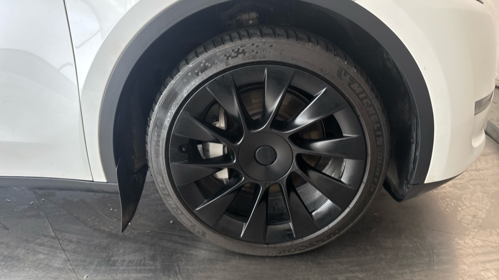 TESLA MODEL Y Image 20