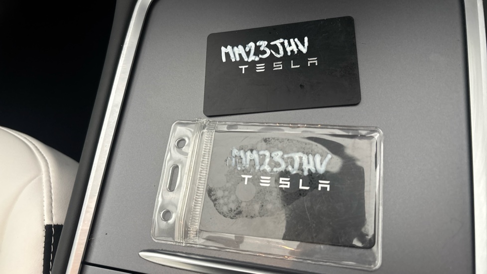 TESLA MODEL Y two keys