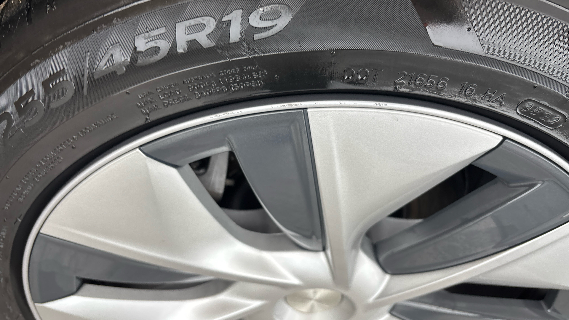 4027620 Long Range AWD 5dr Auto