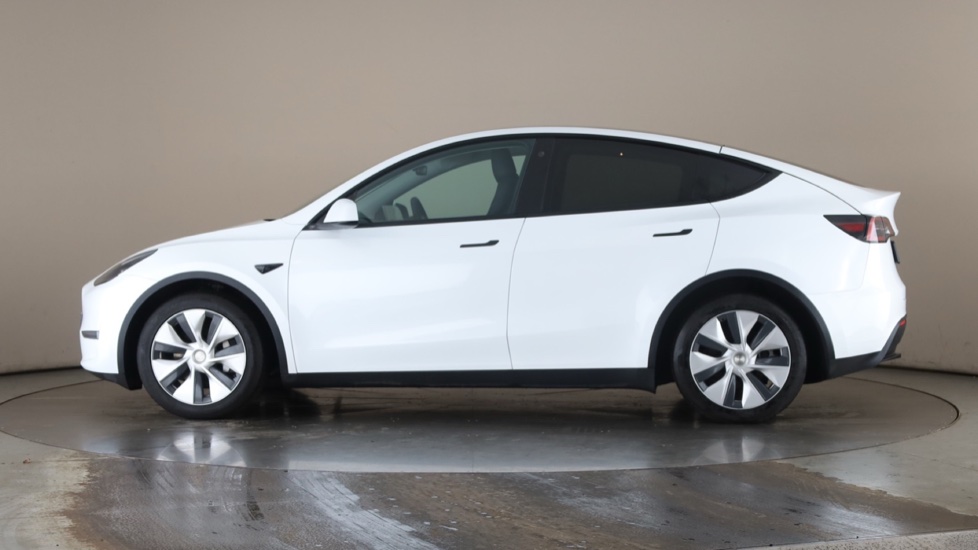 TESLA MODEL Y Image 2
