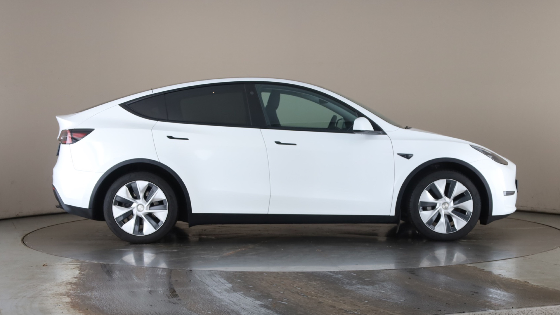 TESLA MODEL Y MODEL Y HATCHBACK Long Range AWD 5dr Auto