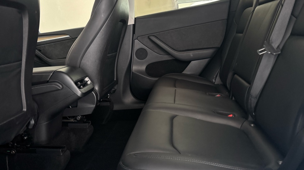 TESLA MODEL Y Image 14