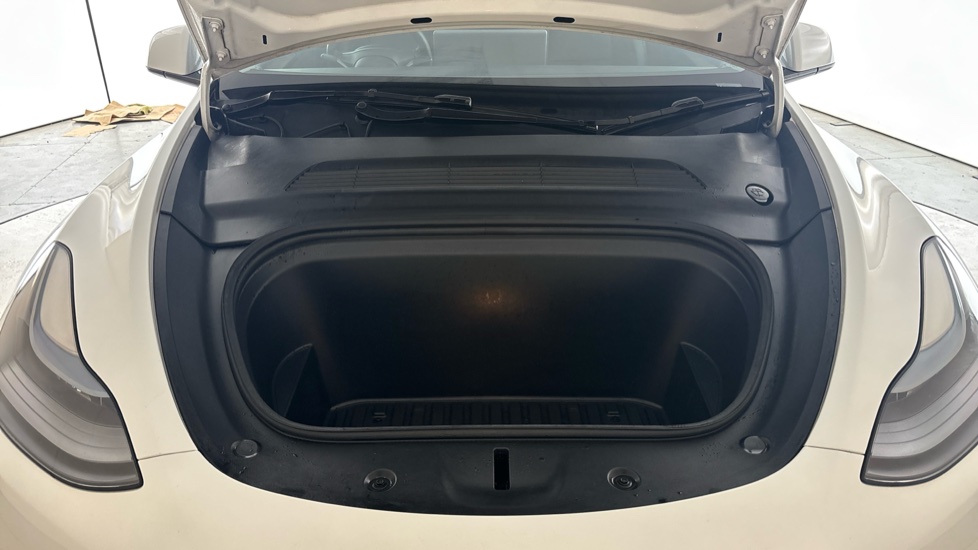 TESLA MODEL Y Image 16