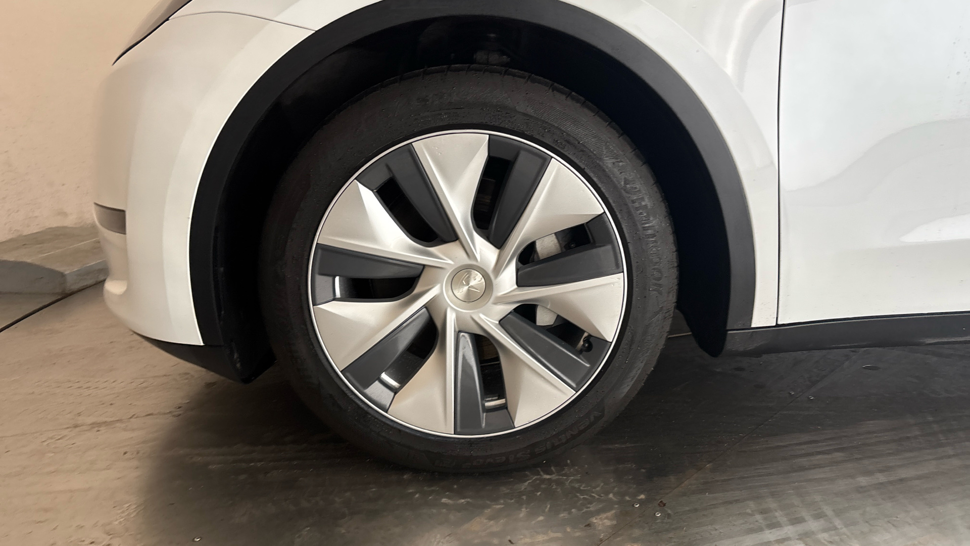 TESLA MODEL Y MODEL Y HATCHBACK Long Range AWD 5dr Auto