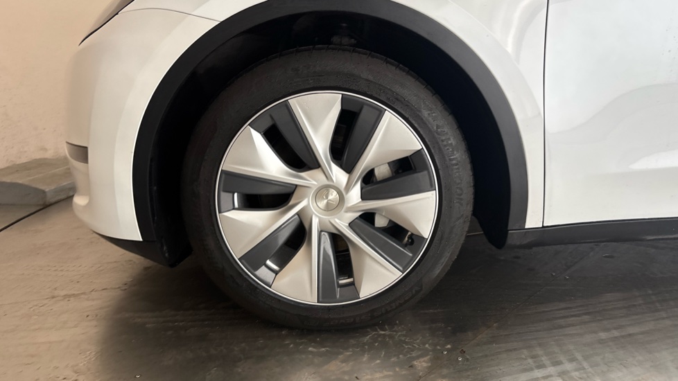 TESLA MODEL Y Image 17