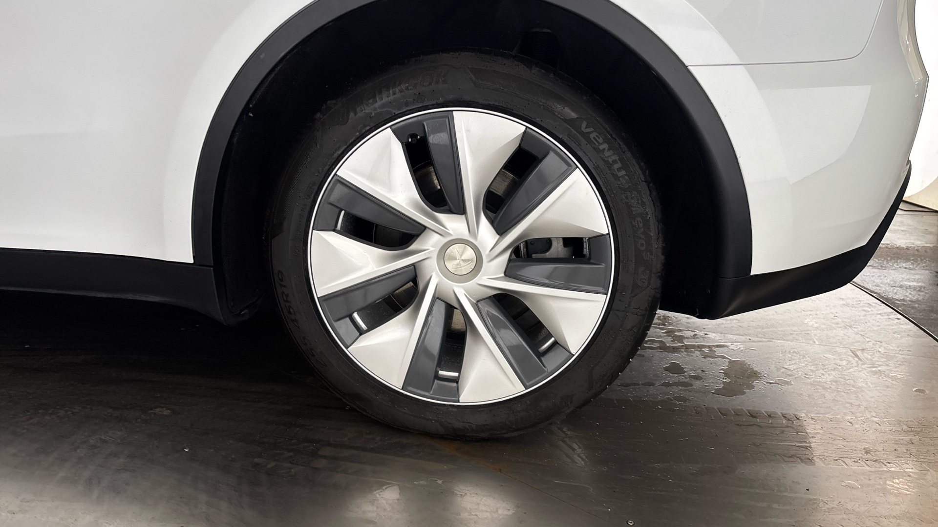 TESLA MODEL Y MODEL Y HATCHBACK Long Range AWD 5dr Auto