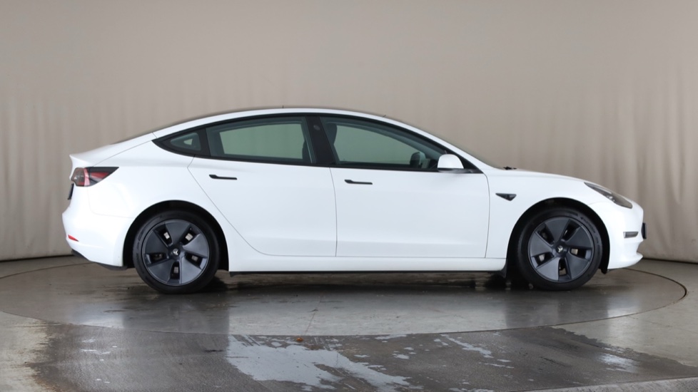 TESLA MODEL 3 Image 6