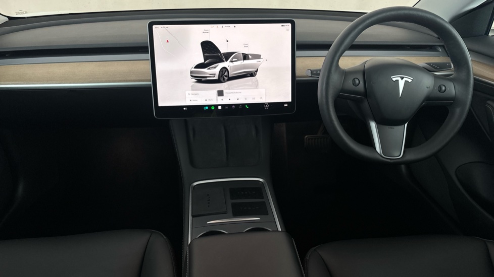 TESLA MODEL 3 Image 11
