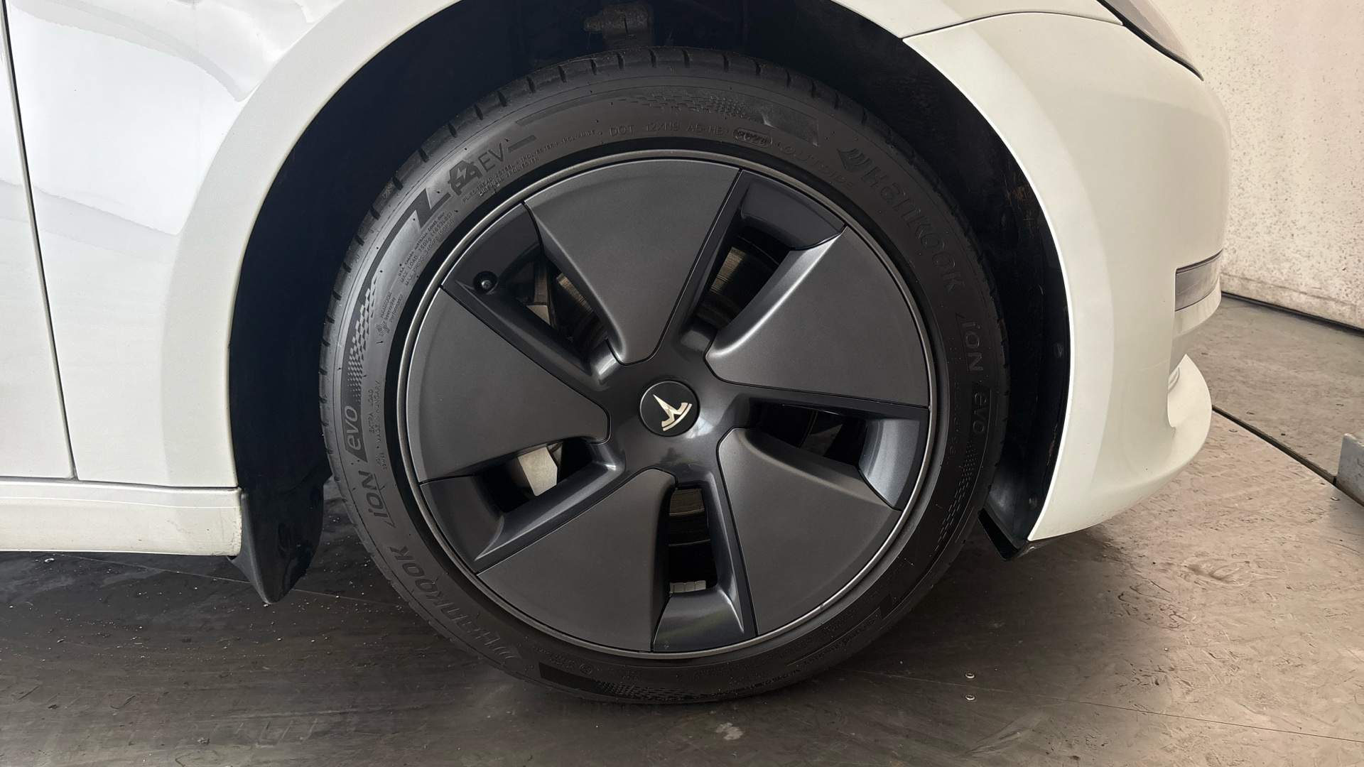 TESLA MODEL 3 MODEL 3 SALOON Long Range AWD 4dr Auto