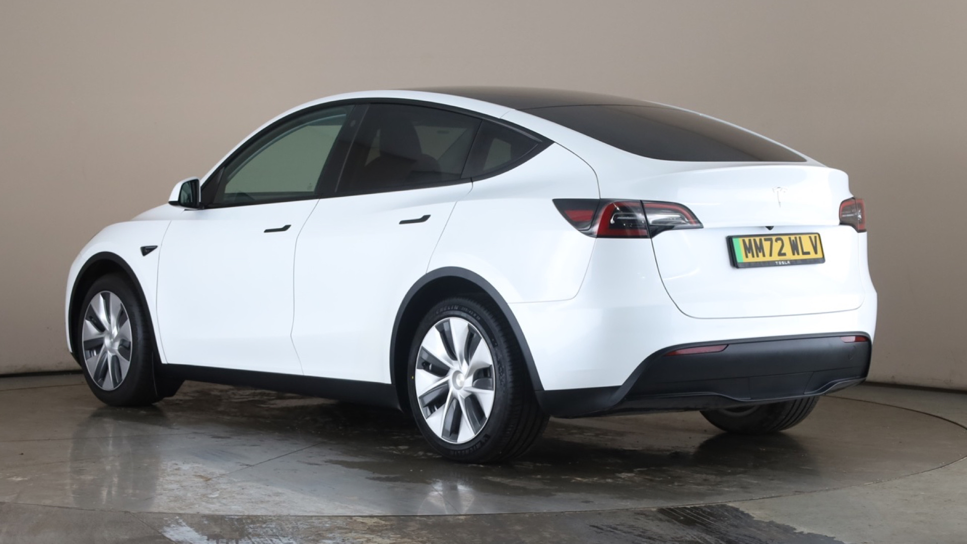 4020944 RWD 5dr Auto