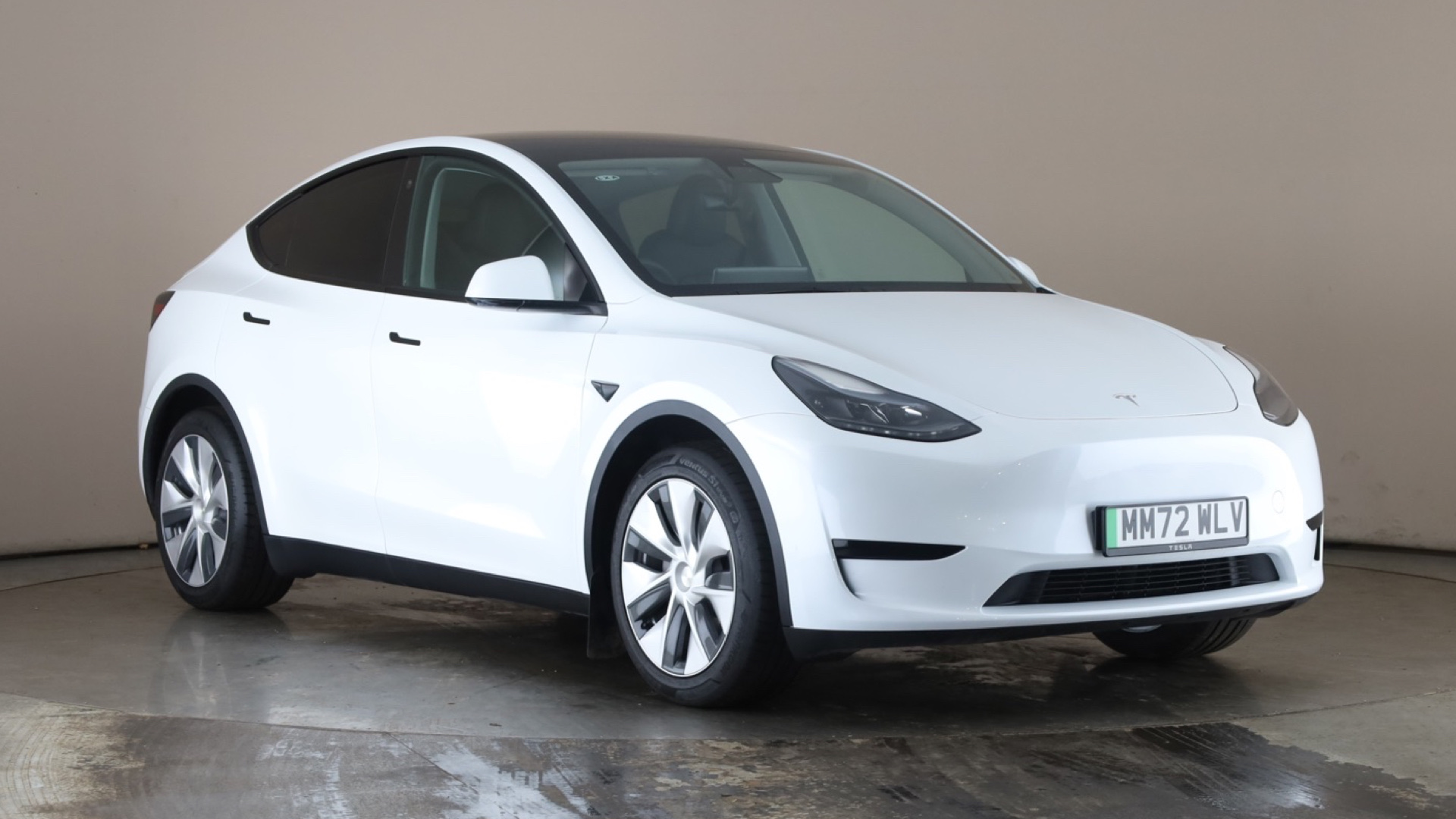 4020944 RWD 5dr Auto